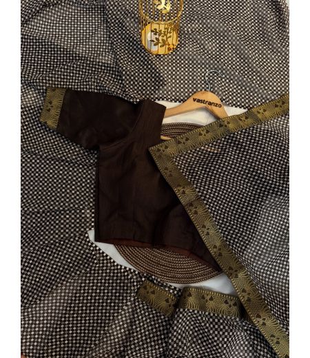 DB588 Beautiful Soft Georgette Elegant Printed Celebrity Inspired Saree.(Blouse Unstitched)