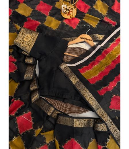 DB578 Beautiful Soft Banarasi Georgette Zari Weaving Celebrity Inspired Saree.(Blouse Unstitched)