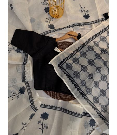 DB624 Beautiful Soft Linen Kalamkari Printed Celebrity Inspired Saree.(Blouse Unstitched)