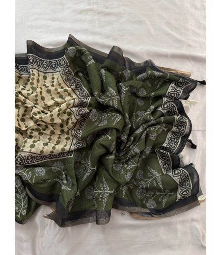 DB677 Beautiful Soft Linen Digital Printed Celebrity Inspired Sarees.