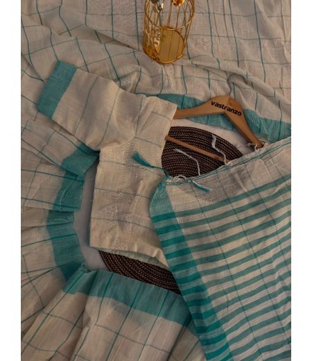 DB332 Beautiful Soft Manjuri Cotton Chex Celebrity Inspired Sarees.(Blouse Unstitched)