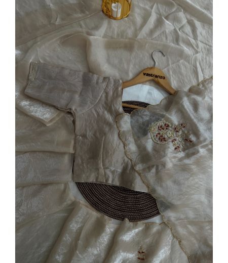 DB342 Beautiful Soft Imported Sattin Silk Handwork Celebrity Inspired Saree.(Blouse Unstitched)