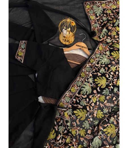 DB343 Beautiful Soft Georgette Kashmiri Embroidery Work Celebrity Inspired Sarees.(Blouse Unstitched)