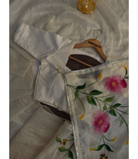 DB357 Beautiful Soft Candy Crush Silk Handbrush Painted Handwork Saree.(Blouse Unstitched)