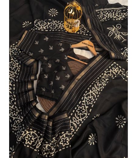 DB394  Beautiful Soft Binny Crape Silk Elegant Printed Celebrity Inspired Sarees.(Blouse Unstitched)