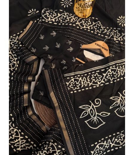 DB394  Beautiful Soft Binny Crape Silk Elegant Printed Celebrity Inspired Sarees.(Blouse Unstitched)