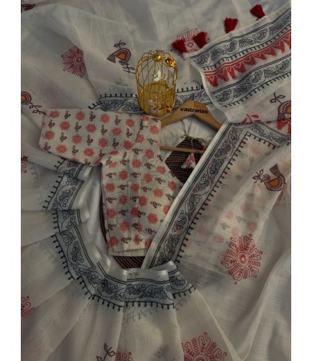 DB541 Beautiful Soft Linen Kalamkari Printed Celebrity Inspired Saree.(Blouse Unstitched)