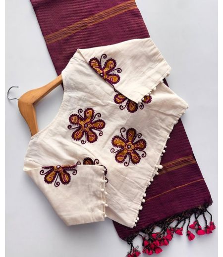 DB144 Cotton saree And Beautiful Heavy Cotton Apllic Blouse.