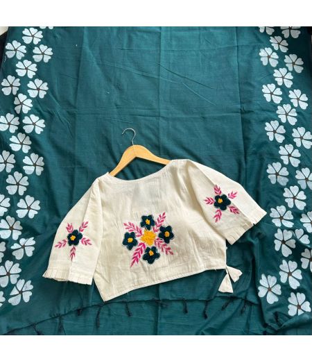 DB152 Cotton saree With Heavy Flower Print And Beautiful Heavy Cotton Blouse.