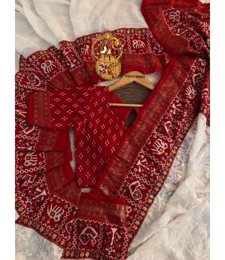 DB104 Beautiful Soft Georgette Lucknowi Embroidery Work Celebrity Inspired Sarees.(Blouse Unstitched)