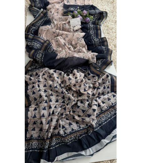 DB881 Beautiful Soft Chanderi Silk Saree with Zari Border.